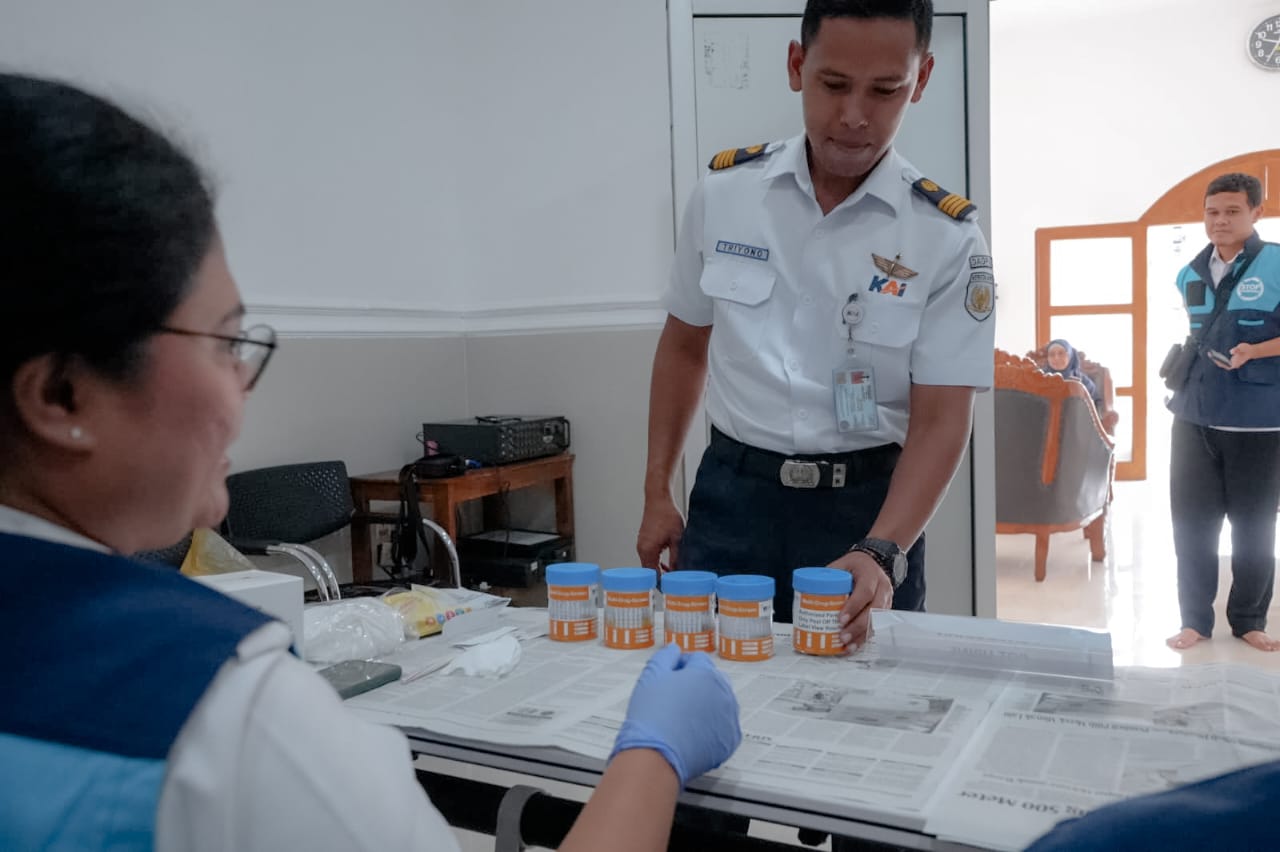 Lebaran 2025: 2,4 Juta Tiket KAI Laku, KAI Pastikan Awak Sarana Perkeretaapian Siap Bertugas