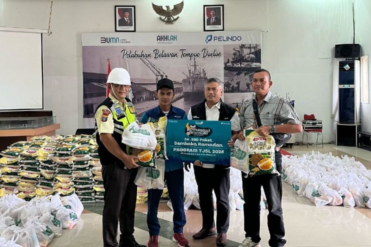 Pelindo Berbagi: IPC TPK Distribusikan Bantuan Sembako kepada Masyarakat Terdampak