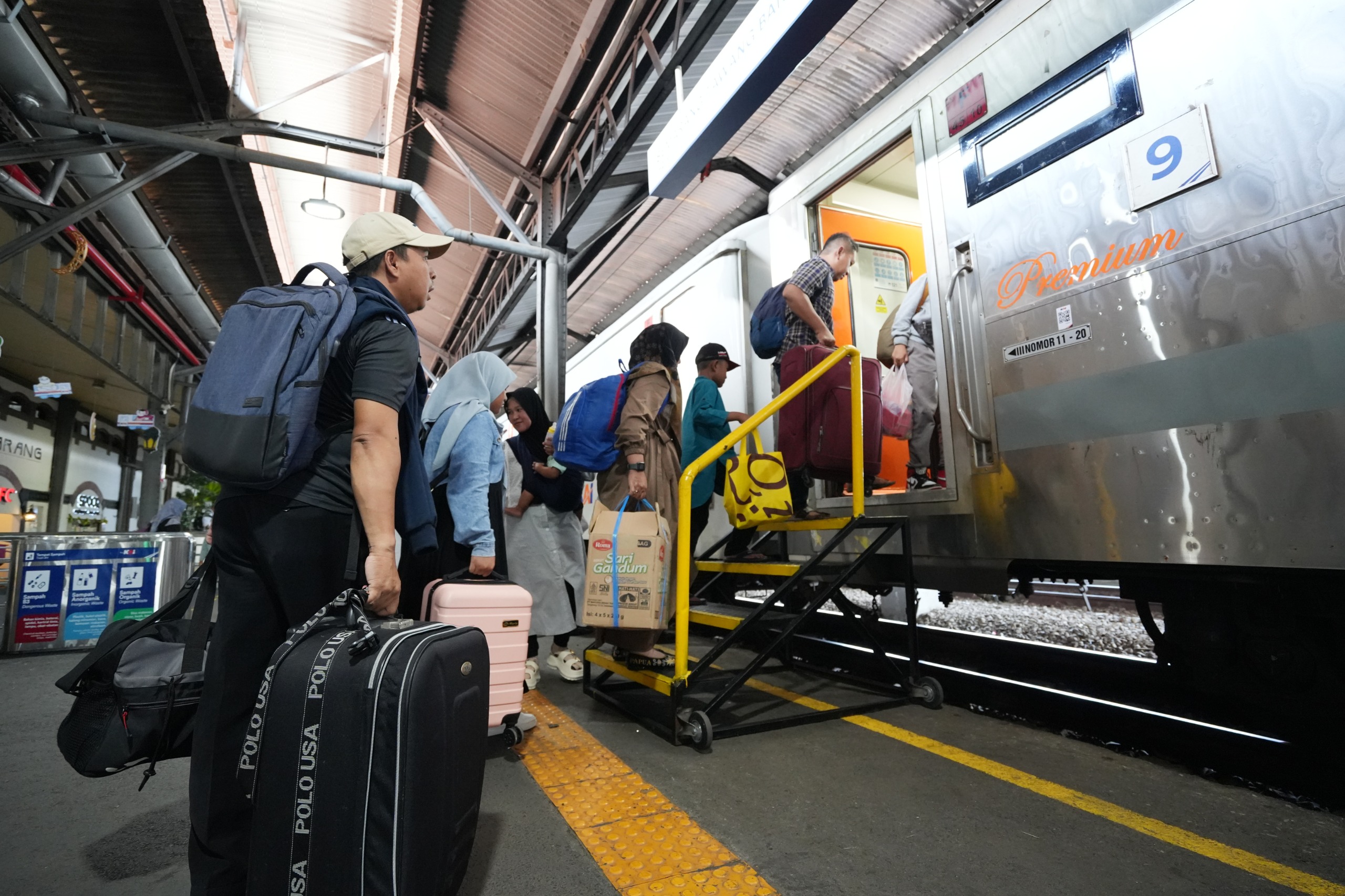 Pemudik Kereta Api di Semarang Catat Angka Tinggi Selama Lebaran