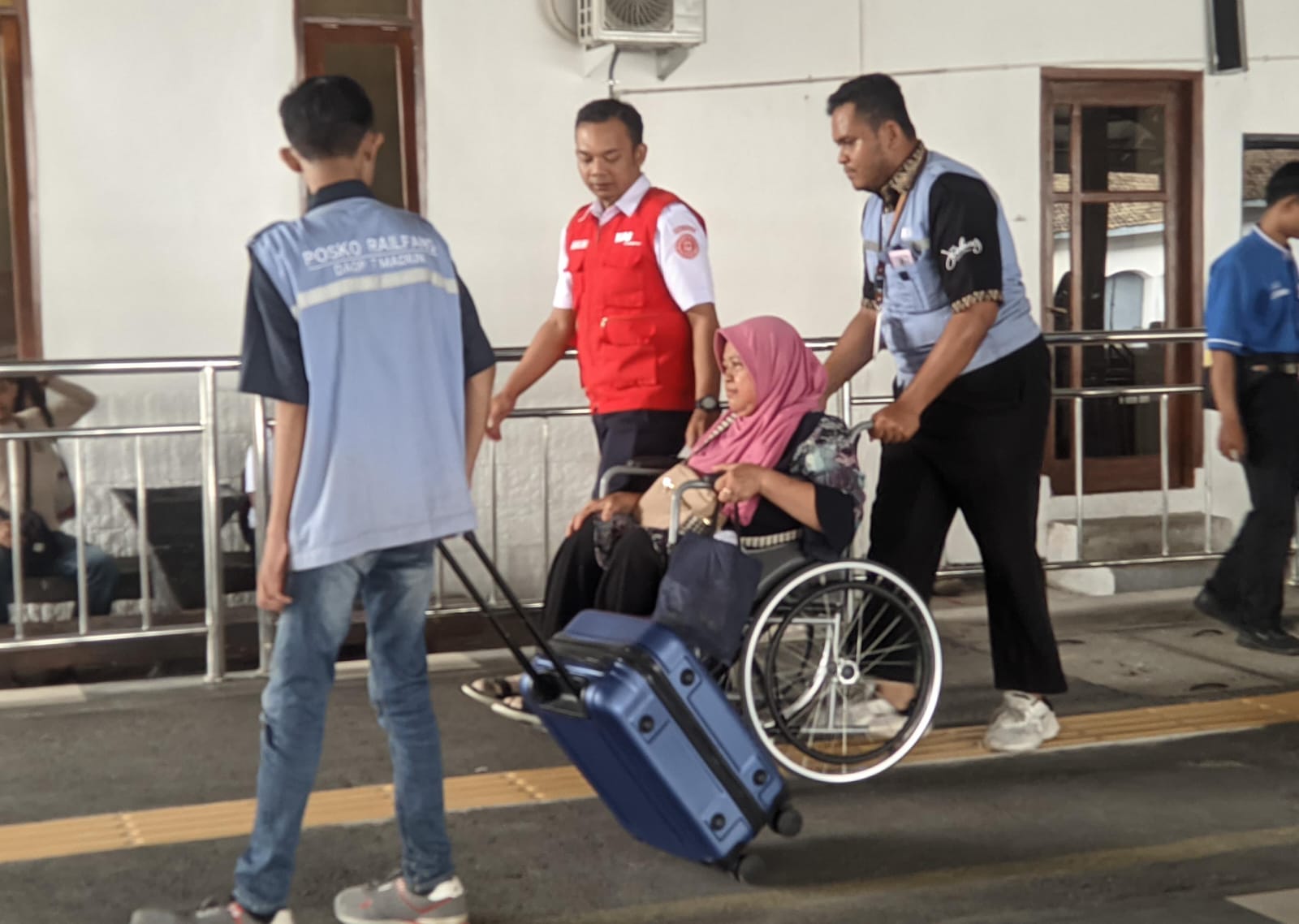 KAI Layani 4,5 Juta Pelanggan dengan 4,66 Juta Tiket Selama Angkutan Lebaran 2025, Komunitas Railfans Diberikan Penghargaan