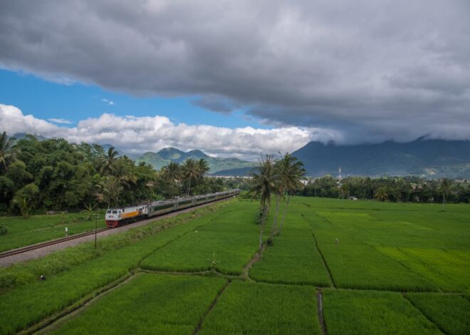 Liburan Waisak Jadi Momentum Puncak, Ribuan Warga Pilih Kereta Api