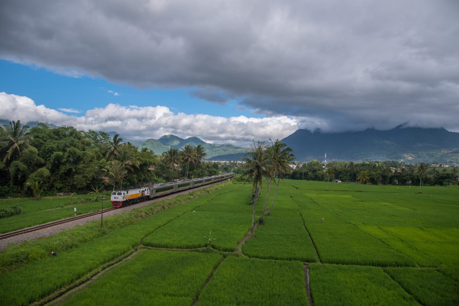 Long Weekend Waisak 2025: Kereta Api Penuhi Kebutuhan Mobilitas Masyarakat dengan Okupansi Tinggi