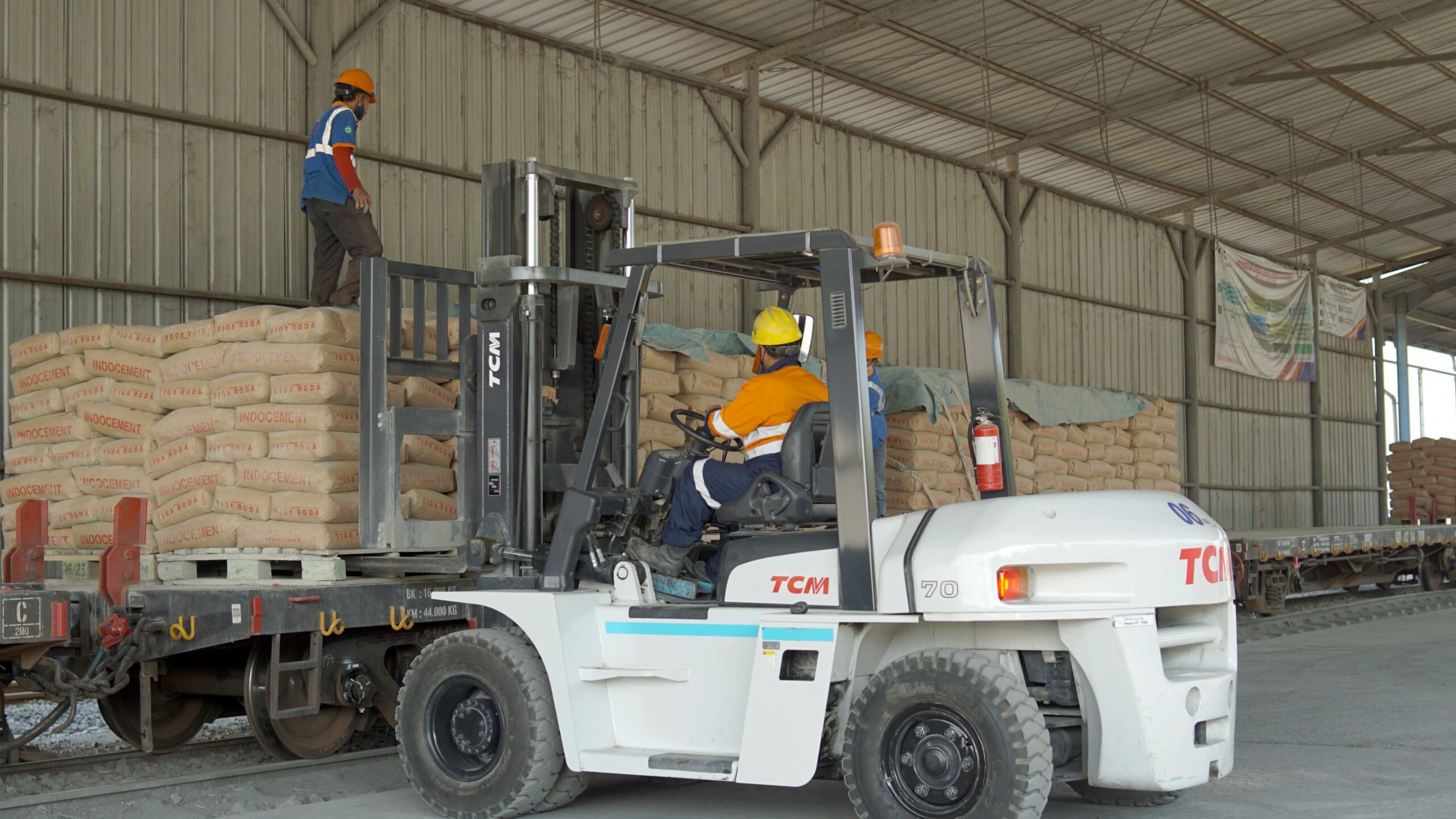 Daop 8 Surabaya Perkuat Posisi di Sektor Logistik, Volume Angkutan Barang Naik Signifikan