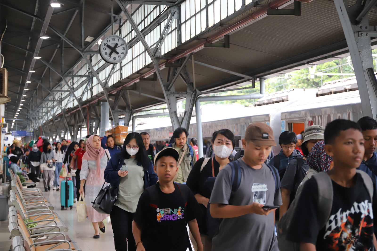 Layanan KAI di Hari Buruh, Solusi Mobilitas Aman dan Ramah Lingkungan