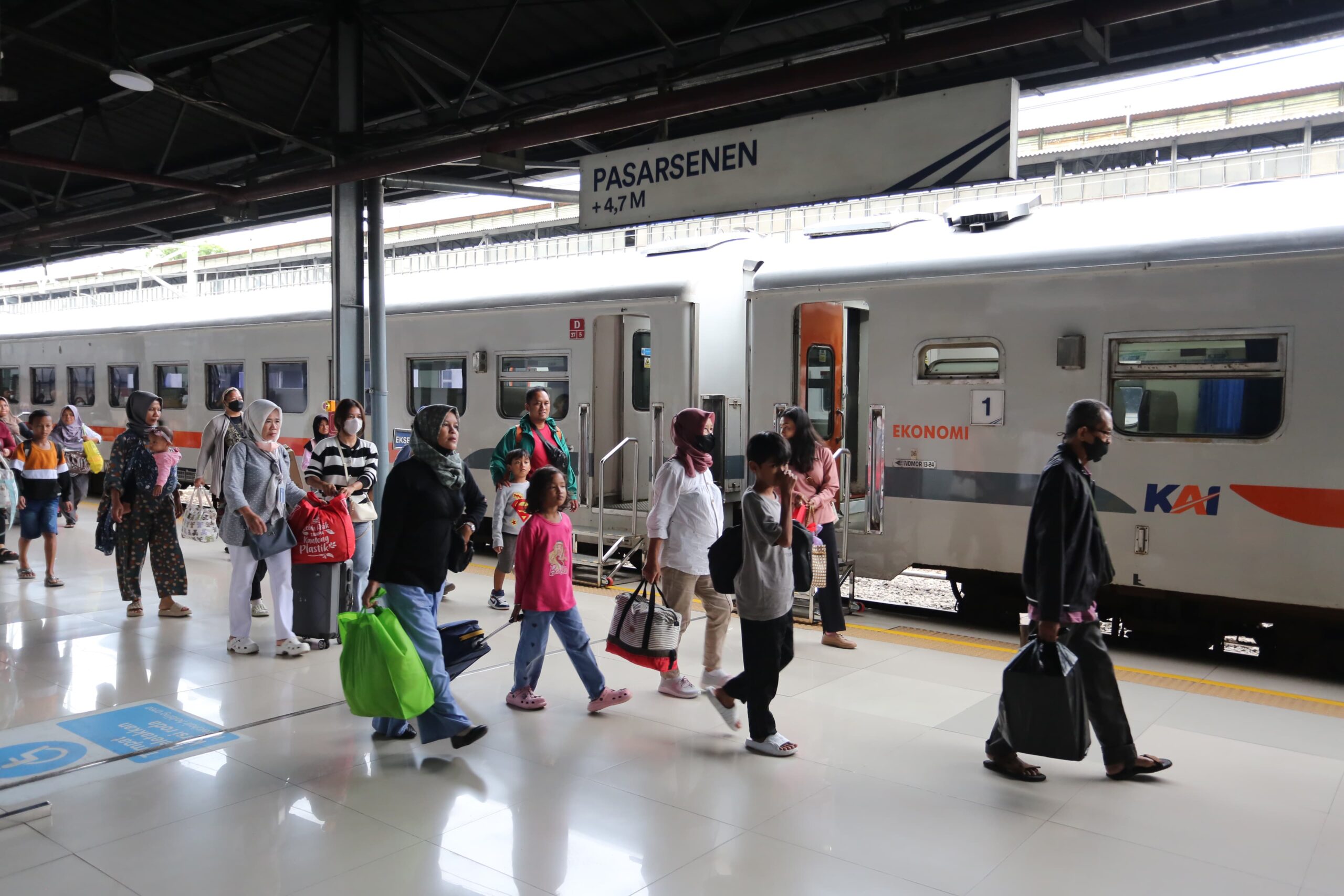KAI Dukung Hari Buruh dengan Layanan Transportasi Publik yang Inklusif